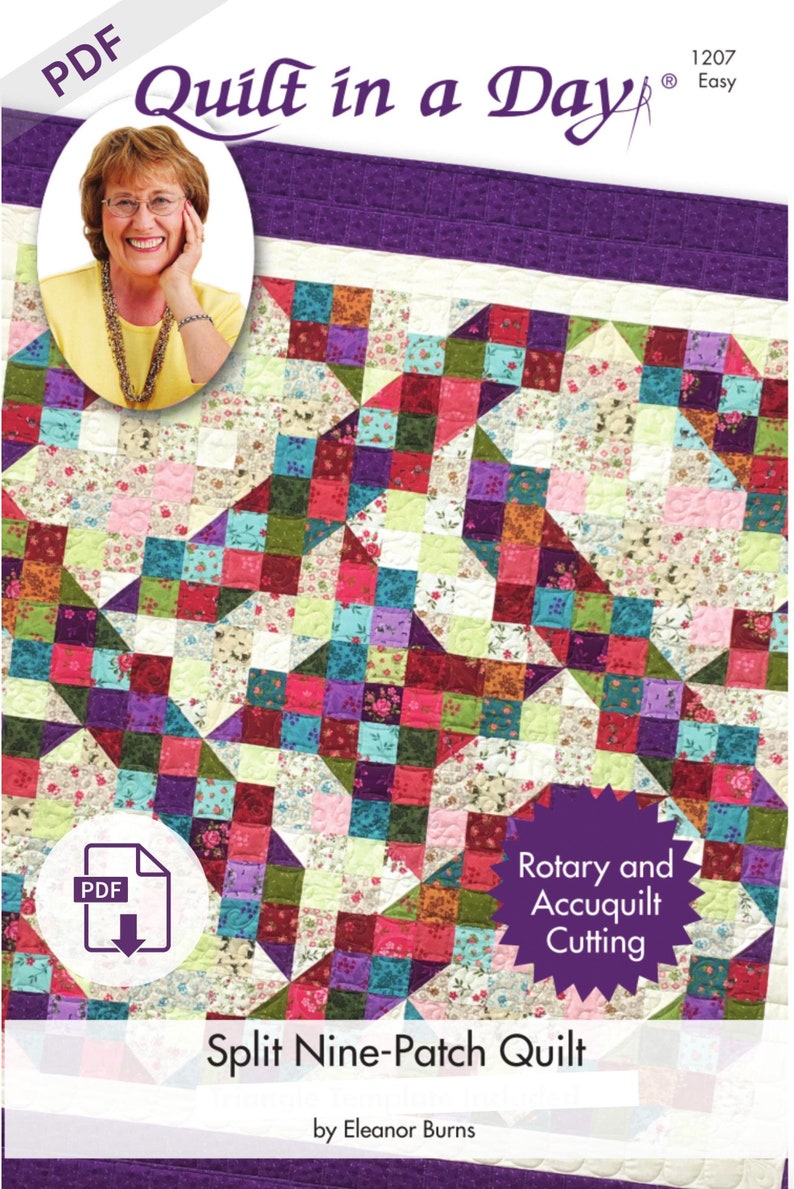 Pu&ograve; includere: Un motivo di trapunta colorato con un design a nove quadrati divisi. La trapunta &egrave; realizzata con una variet&agrave; di tessuti floreali in tonalit&agrave; di rosa, rosso, verde, blu e viola. Il titolo "Split Nine-Patch Quilt" &egrave; stampato sotto la trapunta, insieme al testo "by Eleanor Burns".