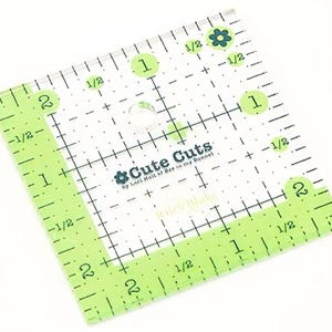 Cute Cuts Ruler 2.5x2.5 Inches form Lori Holt of Bee in my Bonnet - Non-slip and easy to read
