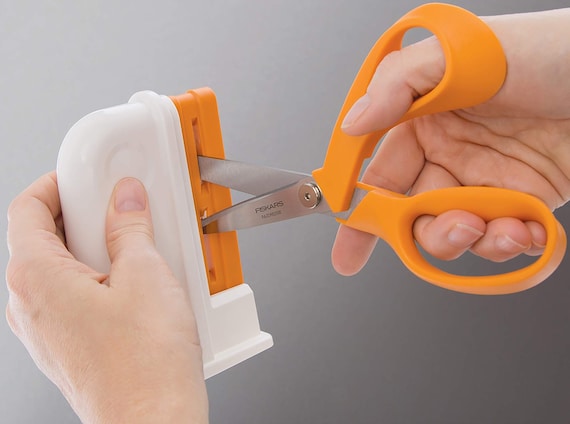Fiskars Universal Scissors Sharpener Helps Keep Your Shears Sharp, Sharpen  the Edges of Your Favorite Pair 