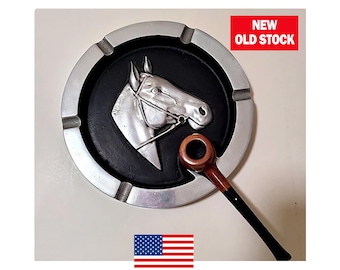 Seria popielniczek BRUCE FOX (by Wilton): Jak nowa! Lata 70., wyprodukowane w USA, różne motywy, duża, 9-calowa, odlewana aluminiowa popielniczka i podstawka pod fajkę.