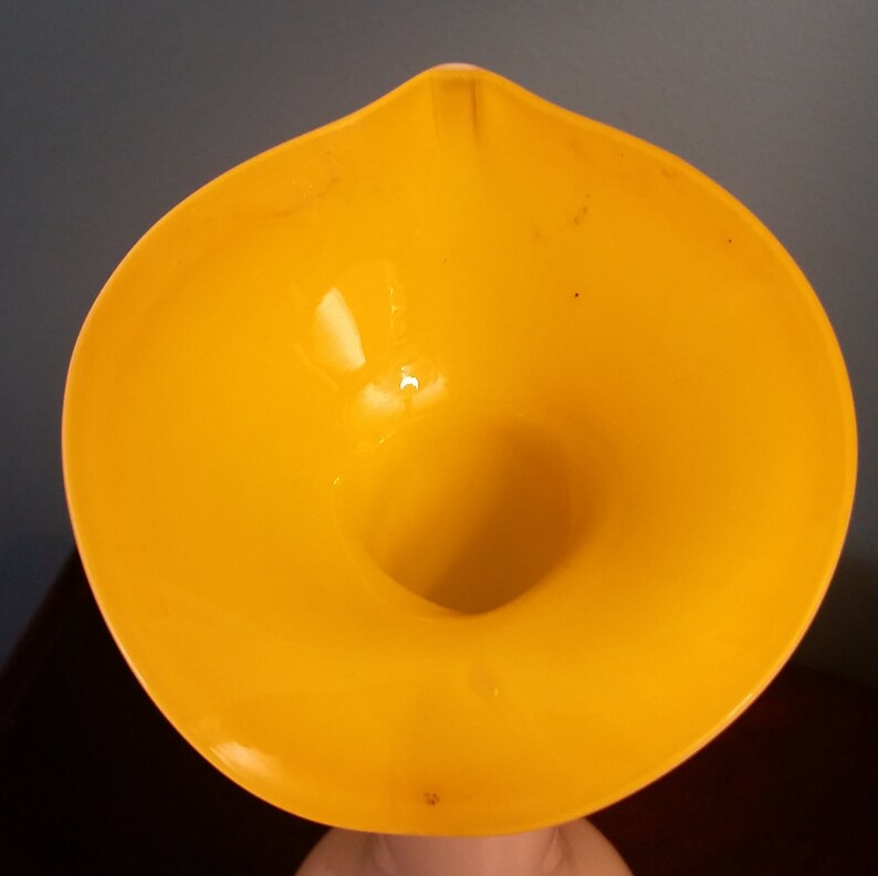 Milky White Outside Bright Yellow on Inside #193 Vintage Blown Glass Jack-in-the-Pulpit Bud Vase