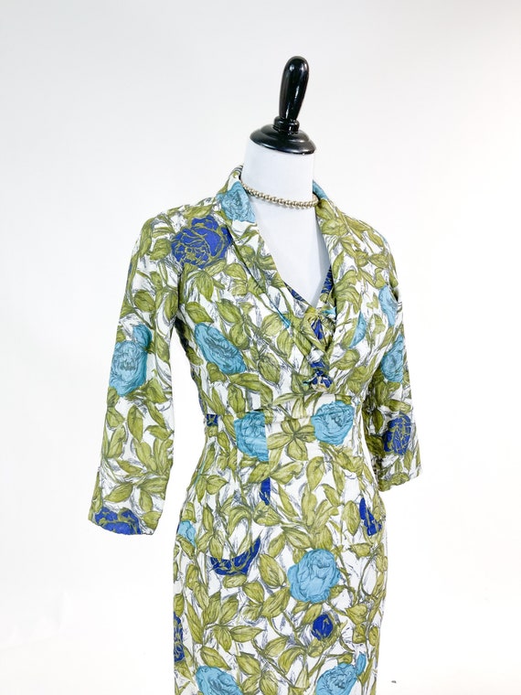 Bombshell! Vintage 1950s Blue Rose Print Wiggle P… - image 7