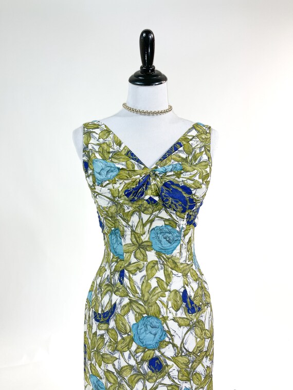 Bombshell! Vintage 1950s Blue Rose Print Wiggle P… - image 3