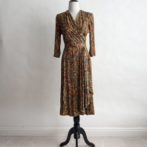 Pretty Vintage 1940s Rayon Jersey Wrap Dress Hip Swag Paisley L image 3