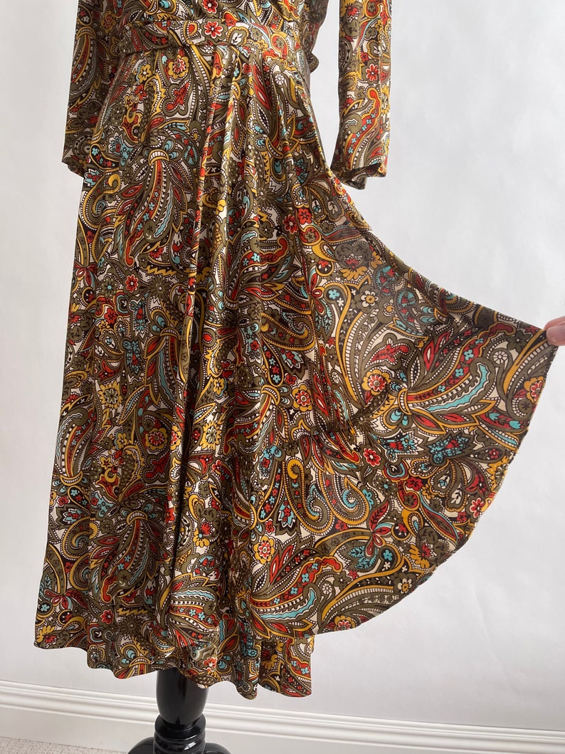 Pretty Vintage 1940s Rayon Jersey Wrap Dress Hip Swag Paisley L image 6