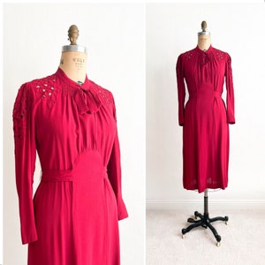 Pretty Vintage 1930s Berry Pink Rayon Crepe Cutwork Embroidered Dress M image 1