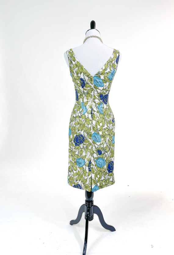 Bombshell! Vintage 1950s Blue Rose Print Wiggle P… - image 6