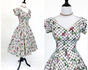 Best! Vintage 1950s Claudia Young Rose Trellis Print Full Skirt Dress S