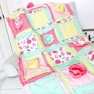 3D Flower Applique Baby Rag Quilt Ebook PDF Pattern, Easy DIY Baby Girl Quilt with Jellyroll, Instant Download, Baby Bedding Pattern Nursery