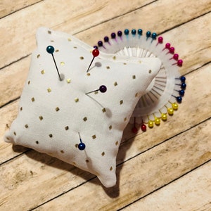 Hijab Scarf Pin Cushin and Pin Set