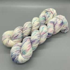 Hand Dyed Yarn, Superwash Merino wool, Pastel, Fingering Weight, Sport, DK, Worsted Weight - Morning Mist