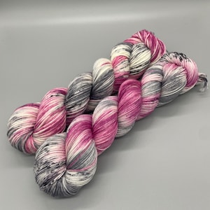 Hand Dyed Yarn, Superwash Merino wool, Pink, Black, Grey, Speckled, Fingering Weight, Sport, DK, Worsted Weight - Pink Robin