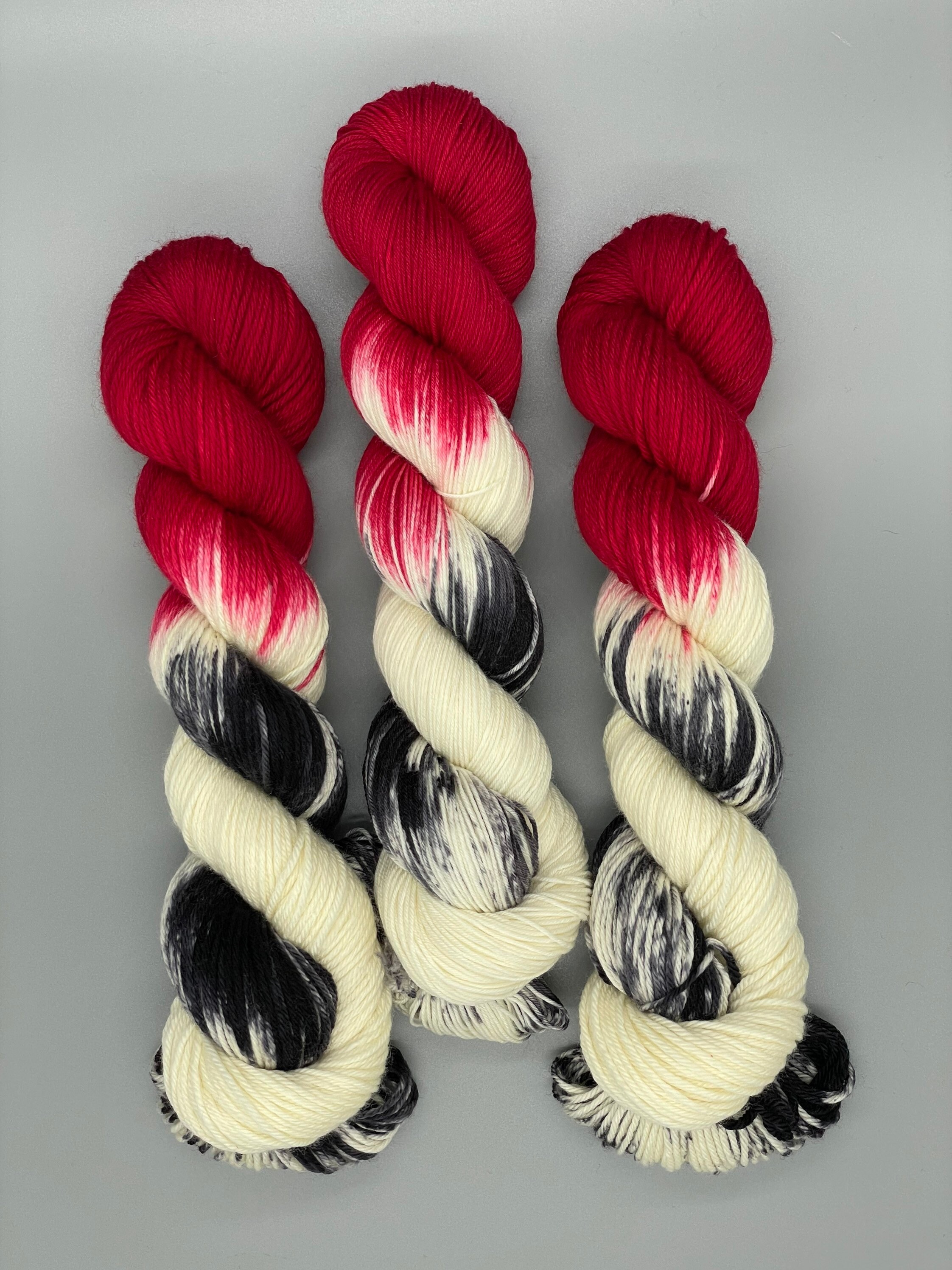  Black Red White Polyester Knit Yarn Soft Warm Yarn