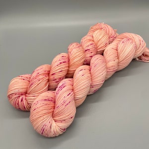 Hand Dyed Yarn, Superwash Merino wool, Peach, Pink, Fingering Weight, Sport, DK, Worsted Weight - Oh So Peachy