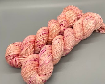 Hand Dyed Yarn, Superwash Merino wool, Peach, Pink, Fingering Weight, Sport, DK, Worsted Weight - Oh So Peachy