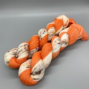 Hand Dyed Yarn, Superwash Merino wool, Orange, Brown, White, Yellow Speckled Yarn, Fingering Weight, DK, Sport, Worsted - American Robin