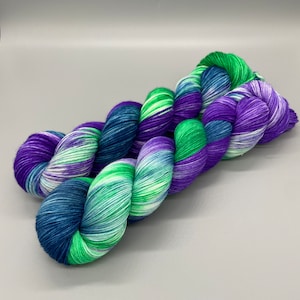 Hand Dyed Yarn, Superwash Merino wool, Purple, Green, Blue, White, Variegated Yarn, Fingering Weight, Sport, DK, Worsted - Northern Lights