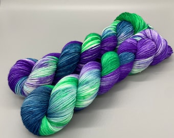 Hand Dyed Yarn, Superwash Merino wool, Purple, Green, Blue, White, Variegated Yarn, Fingering Weight, Sport, DK, Worsted - Northern Lights