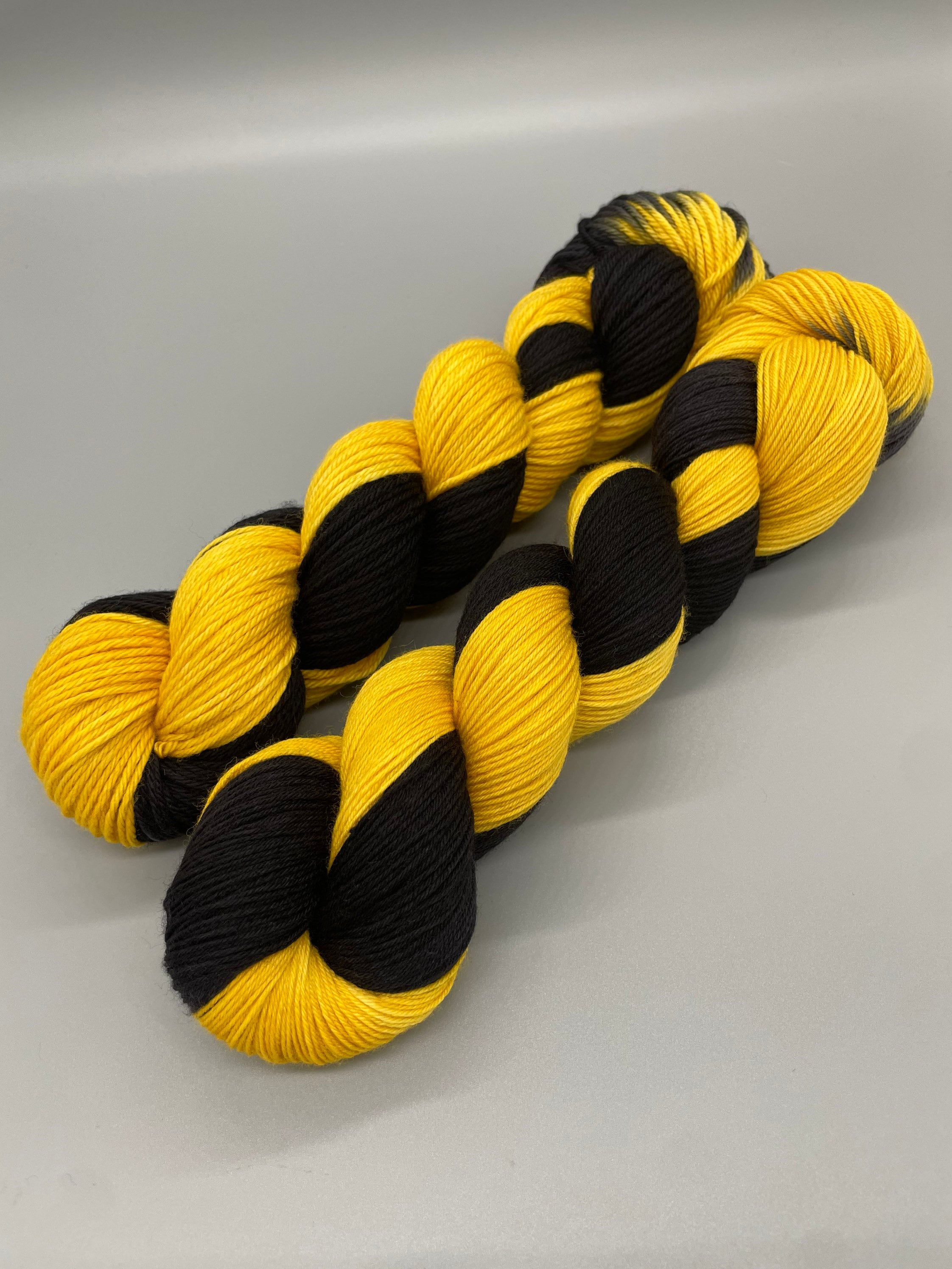 Hand Dyed Yarn. Worsted Weight Superwash Merino Wool. HONEY MUSTARD. Yellow  Gold Tonal Indie Dyer Knitting Yarn. Ready to Ship 