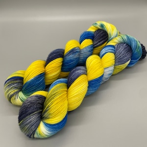 Hand Dyed Yarn, Superwash Merino wool, Blue, Navy, Yellow Variegated Yarn, Fingering Weight, Sport, DK, Worsted Weight - Starry Night