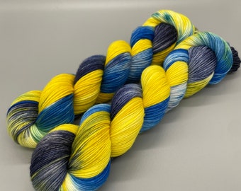 Hand Dyed Yarn, Superwash Merino wool, Blue, Navy, Yellow Variegated Yarn, Fingering Weight, Sport, DK, Worsted Weight - Starry Night