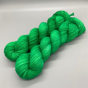 Hand Dyed Yarn, Superwash Merino wool, Green tonal, Green semi solid, Fingering Weight, Sport, DK, Worsted Weight - Lucky