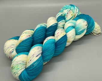 Hand Dyed Yarn, Superwash Merino wool, Blue, Speckled Yarn, Fingering Weight, DK, Sport, Worsted Weight - Surfs Up