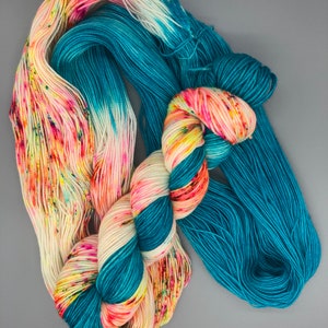 Hand Dyed Yarn, Superwash Merino wool, Turquoise, Fluorescent Speckled Yarn, Fingering Weight, DK, Sport, Worsted Weight Groovy image 10
