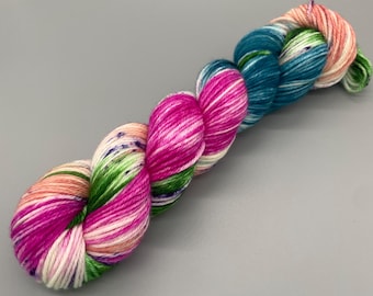 Handgefärbte Wolle, 100% Merinowolle Superwash, Kammgarn, Pink, Pfirsich, Blau, Grün, Lila - 200m pro Strang - Island Beauty