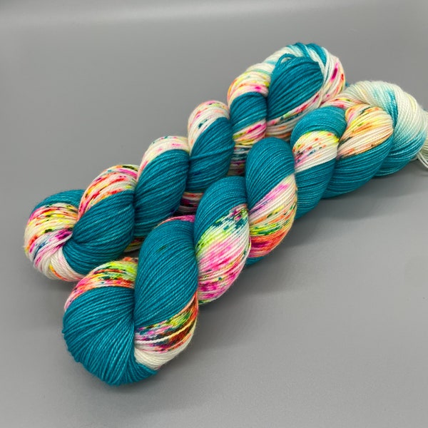 Hand Dyed Yarn, Superwash Merino wool, Turquoise, Fluorescent Speckled Yarn, Fingering Weight, DK, Sport, Worsted Weight - Groovy