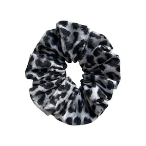 Cheetah Scrunchie, Scrunchie, Scrunchies, Hair Tie, Leopard Scrunchie, Animal Scrunchie, Gift For Her, Gift Under 10, Hair Accessories
