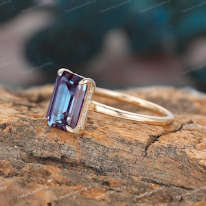 Alexandrite Ring/ 6x9mm Emerald Cut Alexandrite  Engagement Ring/ Bridal Promise Ring/ Color Changing Stone/ Anniversary Gift For Women