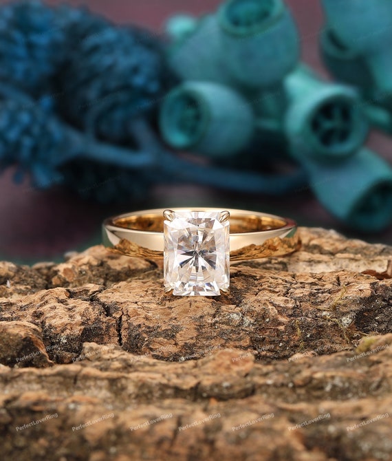 Solitaire ring with thick band sale