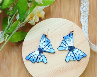 Gradient Blue Butterfly Earrings With White Flowers