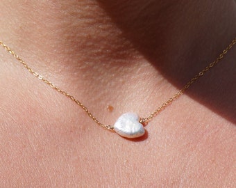 Pearl heart gold necklace / white heart necklace / freshwater pearl necklace / white pearl necklace / white heart choker