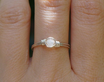 Moonstone silver ring / minimal stone ring / crystal silver ring / Moonstone wire wrapped ring / white stone ring / stackable ring