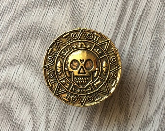 Skull Drawer Knob: Pirate Room Decor