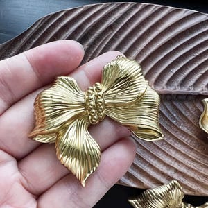 Brass Bow Cabinet Knob: Gold Dresser Drawer Pull