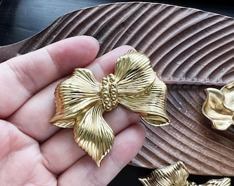 Solid Brass Bow Knob: Modern Gold Dresser Drawer Pull
