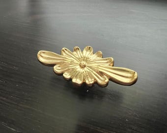 真鍮フラワーキャビネットノブ：ゴールドドレッサープル、キッチン装飾