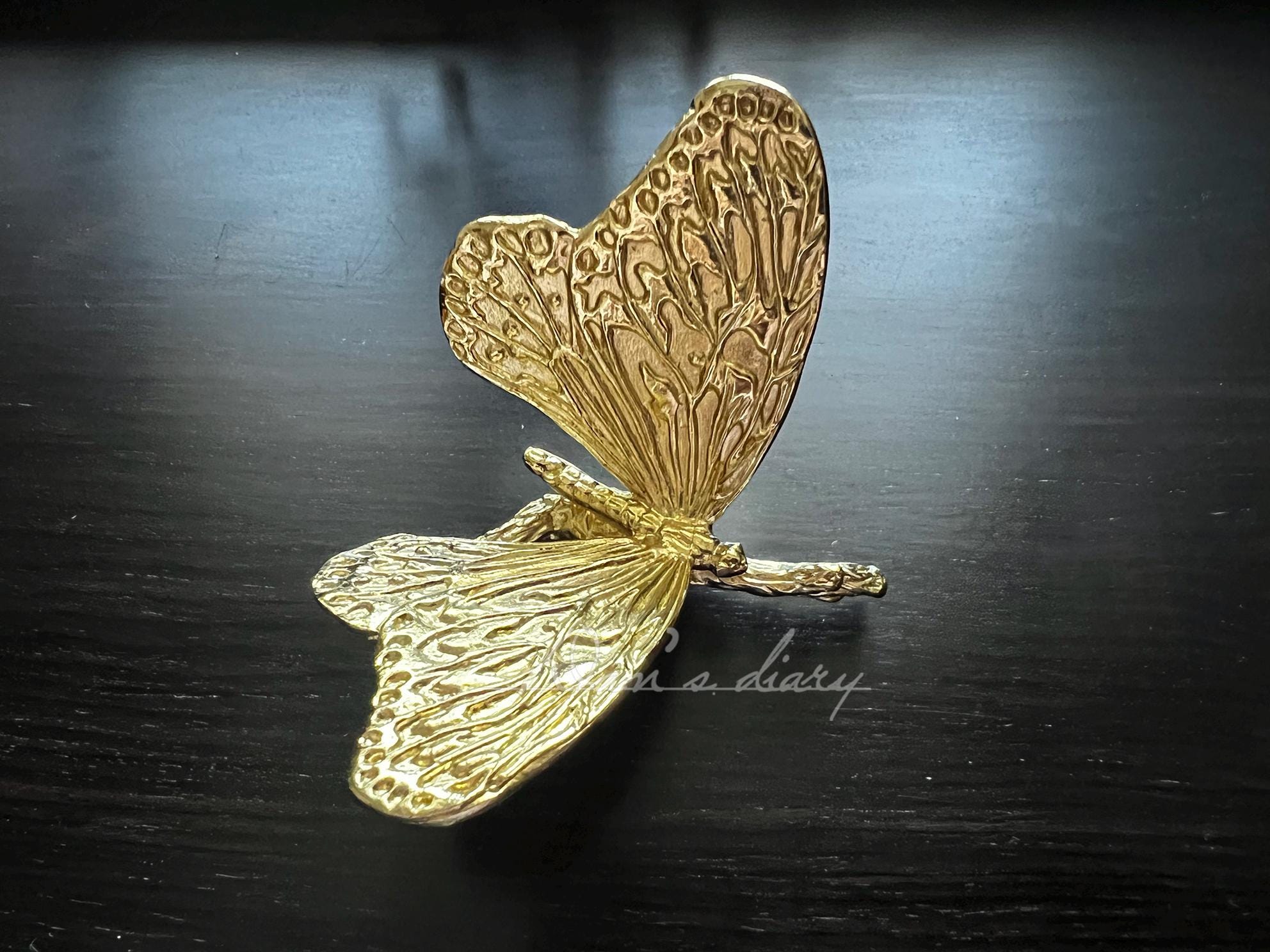 green emerald velvet dress Brosay Gold Butterfly Cabinet Knobs Kitchen Hardware for Cabinets Cute  Animal Dresser Knobs Furniture Cupboard Handles Single Hole Drawer Knobs  and Pulls 4 Pcs (Gold)