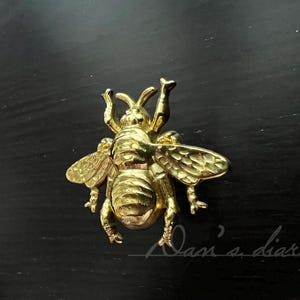 Brass Bee Drawer Knob: Animal Cabinet Pull Handle