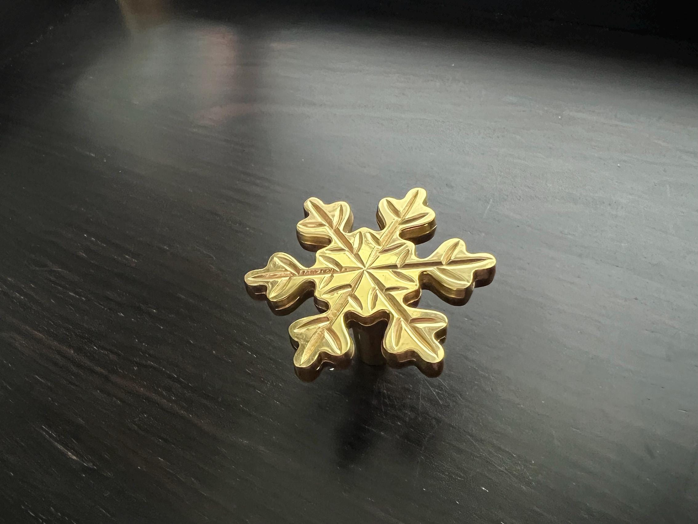 Poignée De Tiroir Flocon De Neige En Laiton Doré – 40mm X 25mm