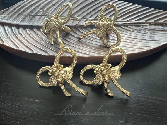 gold bow handles for dresser Gold Bow Knobs 4-Pack Gold Bow Shape Cabinet Knobs Brass Furniture Drawer Pulls, Vintage Decorative Hardware For Dressers, Cupboards, Wardrobes, With Mounting Screws