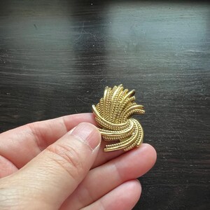 K&ouml;nnte beinhalten: Set aus drei Keramikbechern mit gesprenkelter, matter Oberfl&auml;che. Die Becher sind in Creme-, Hellbraun- und Dunkelbraunt&ouml;nen gehalten. Schlichtes, minimalistisches Design.