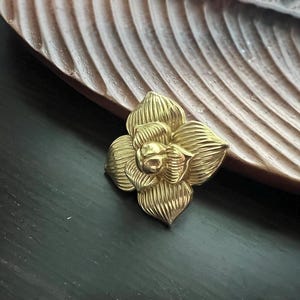Solid Brass Flower Drawer Knob: Cabinet Pull Handle