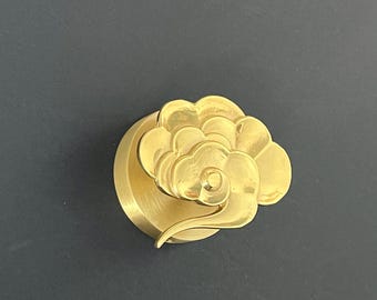 【ドイツ製】ロカイユ 花 装飾 真鍮 金色 壁掛けフック ヴィンテージ 現在、この商品の在庫はありません - Etsy