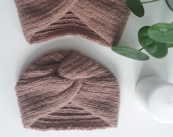 Turbante per Neonata e Bambina, lavorato a mano su misura in lana effetto Mohair, Cappello Nuovo, Regalo originale, accessorio moda, madre-figlia