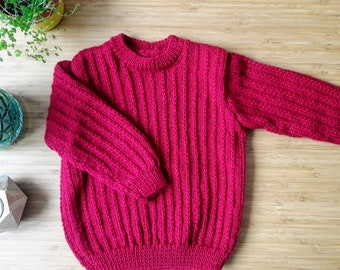 Pull fillette tricoté main en laine coloris Framboise 3 ans