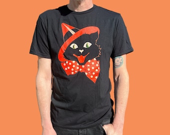 Witch Cat T shirt... Retro Vintage Halloween...Cute Spooky Tee..Black Cat Shirt..Graphic Tee..Nostalgic Halloween..Halloween Apparel T-shirt